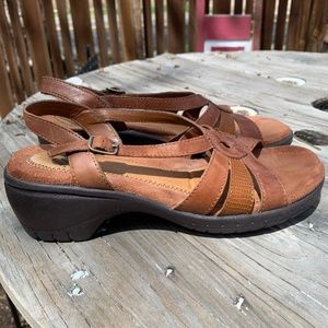 LIQUIDATION SALE! Earth Origins Shea Brown Leather Sandals Size 7.5